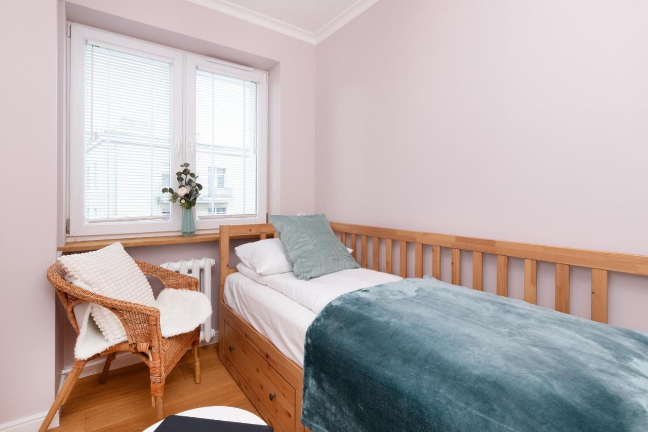 Cozy Pastel Two Bedroom Apartment In Central Gdynia By Noclegi Renters Exterior photo